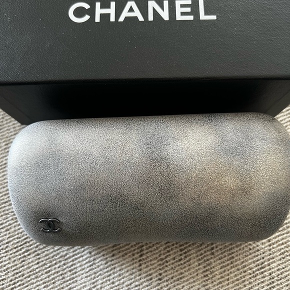 Chanel Pearl Sunglasses in box, guaranteed authentic - Picture 9 of 9